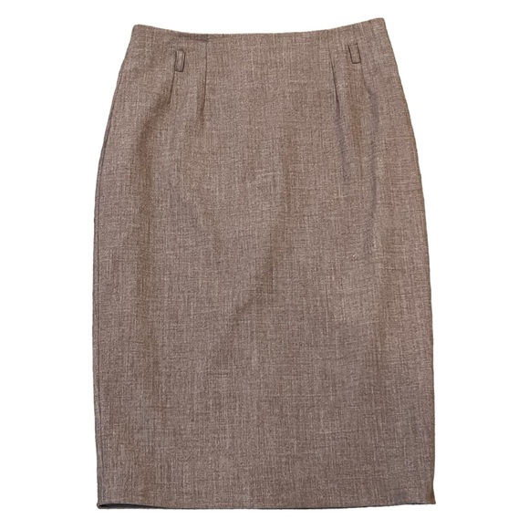 Amanda & Chelsea Dresses & Skirts - AMANDA AND CHELSEA tan skirt size 4 straight pencil zip back lined